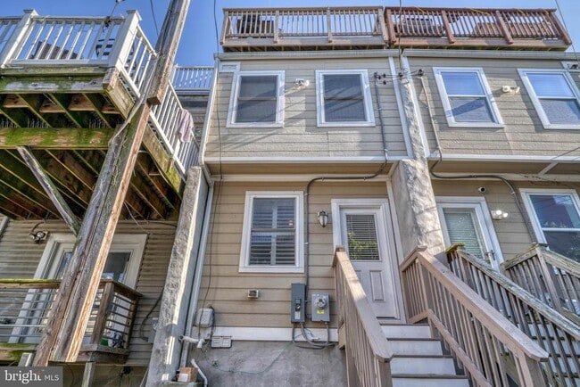 Building Photo - 506 E Fort Ave