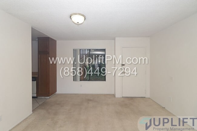 Building Photo - Charming 1 Bed / 1 Bath Condo in Gated Community in a Prime Central Location