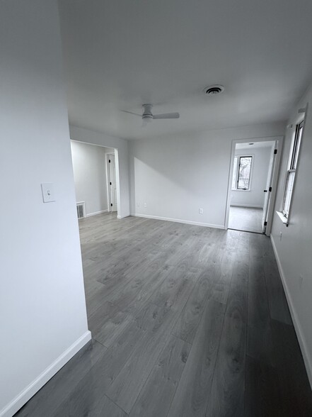 Building Photo - 338 Prestley Rd