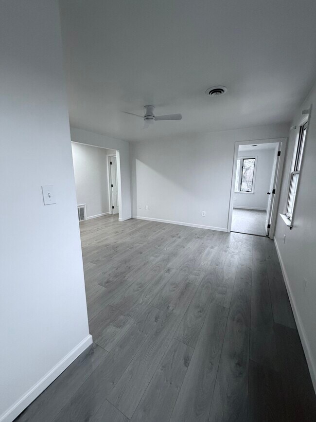 Building Photo - 338 Prestley Rd