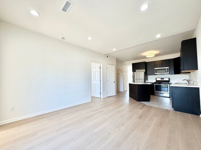 Building Photo - 1151 Wisconsin St