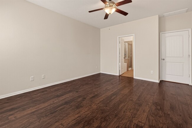 Building Photo - 24914 Diamond Ranch Dr