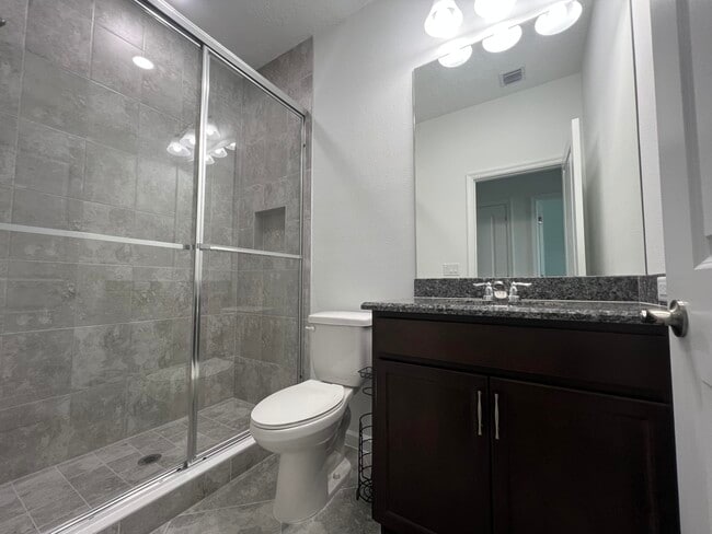 Building Photo - 4910 Longwood Lake Sq