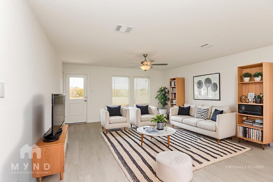 Building Photo - 2713 Ctr Crk Ln