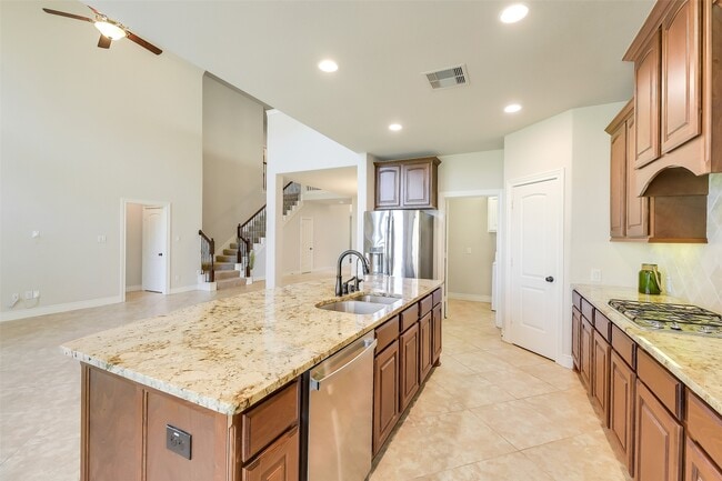 Building Photo - 27906 Colonial Point Dr