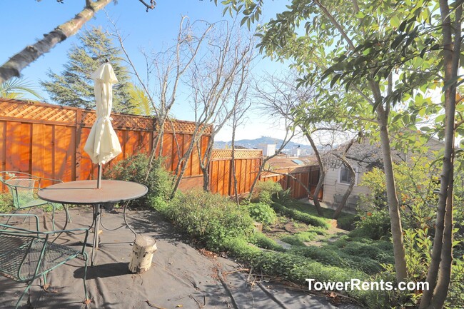Building Photo - Noe Valley/Dolores Hts: 2 Bedroom+ Office ...
