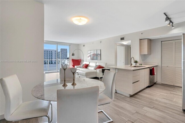 Building Photo - 4250 Biscayne Blvd