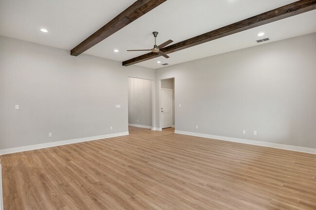 Building Photo - New construction 4 bedroom in Flint!