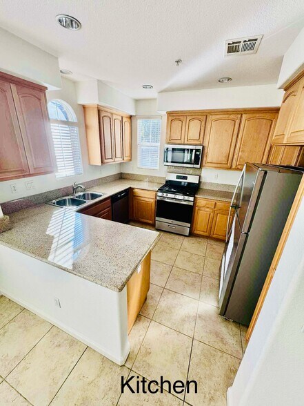 Building Photo - 205 Parc Place Dr