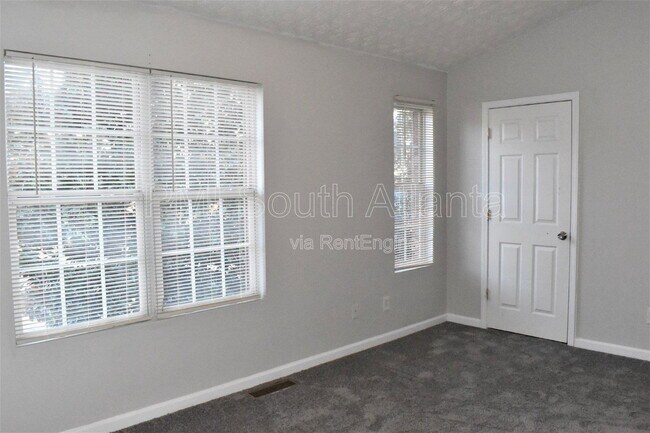 Building Photo - 5798 Strathmoor Manor Cir