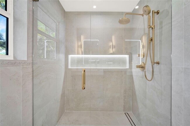 Building Photo - 600 San Antonio Ave