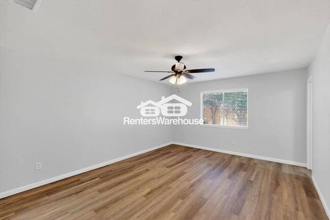Building Photo - READY FOR MOVE-IN, 3-BEDROOM, 2-BATH HOME ...