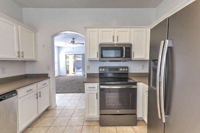 Building Photo - Rancho Sahuarita Home