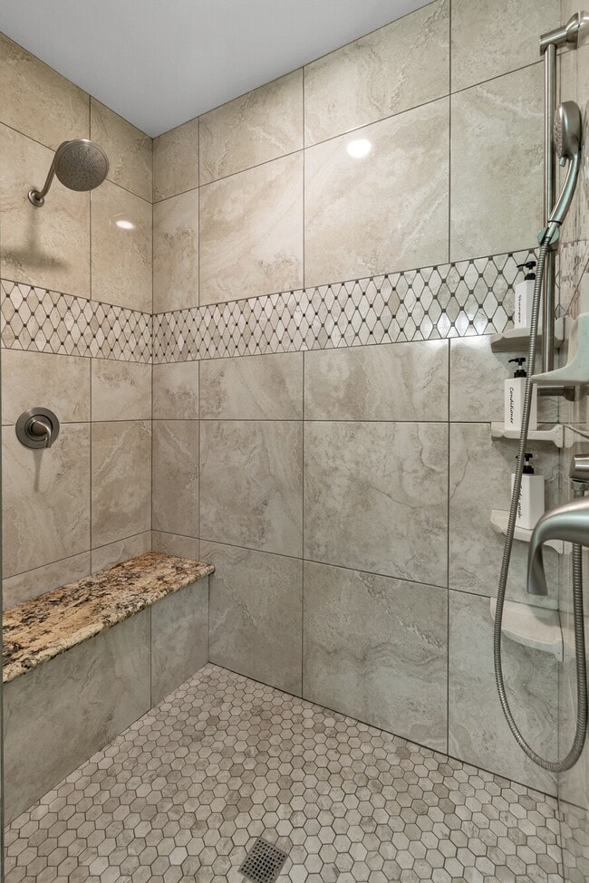 Building Photo - RV GARAGE | Single Story | Furnished Or Unfurnished