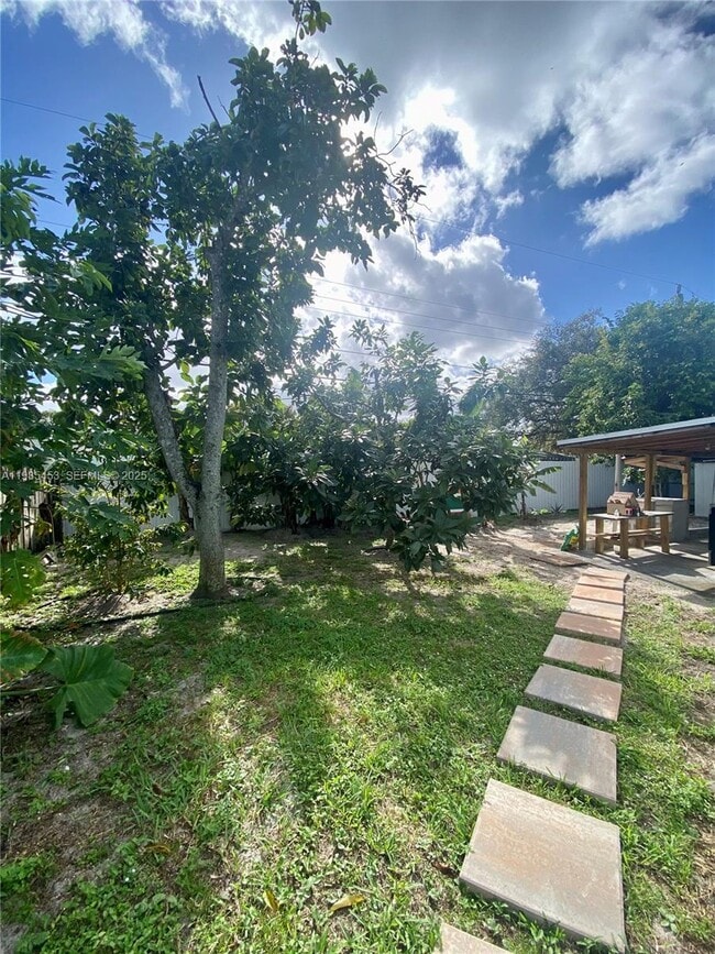 Building Photo - 6730 Cleveland St