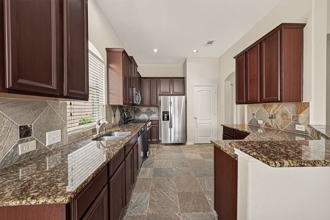 Building Photo - 26414 Forest Pine Ln