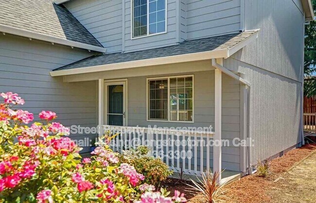 Building Photo - 332 NE Carmen Pl