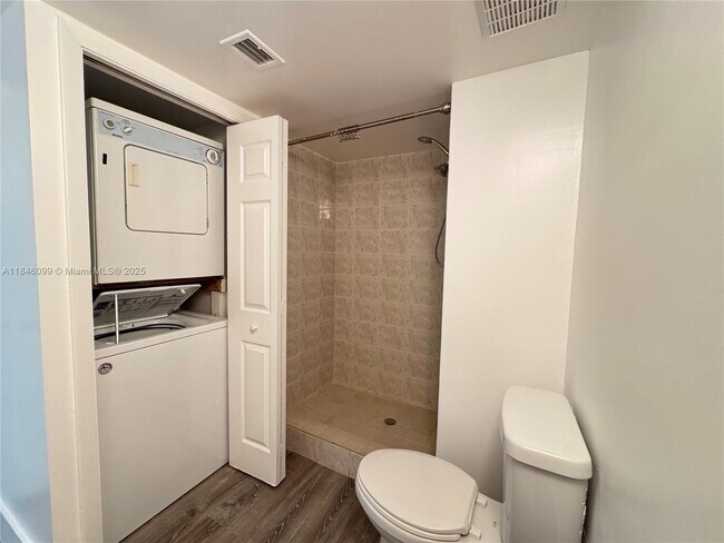 Building Photo - 16215 Saddle Club Rd