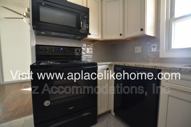 Building Photo - 4340 W 51st St