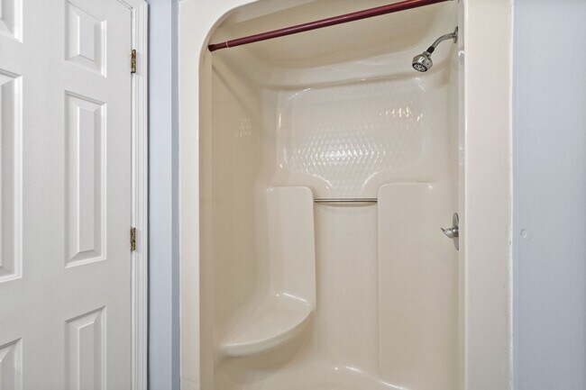 Building Photo - Now Allowing 1 small dog under 30Lbs - Spacious 2 bed/2 bath Deer Creek Villas-Surfside