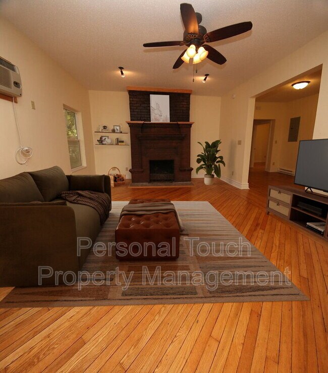 Primary Photo - 411 4th Ave S