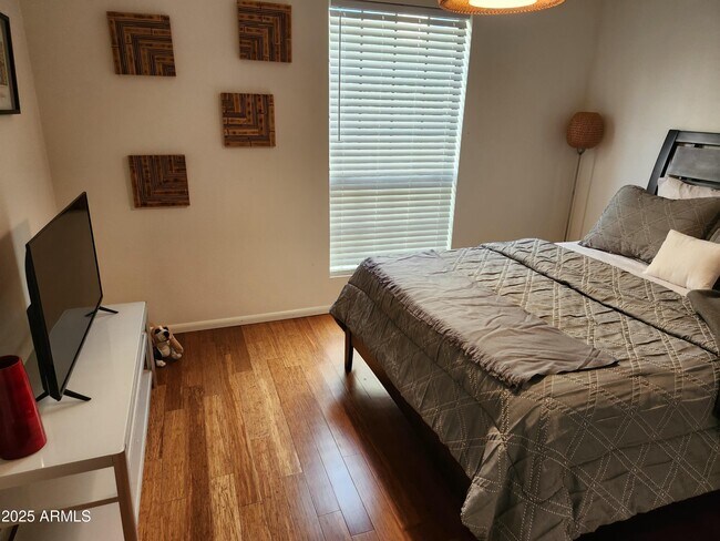 Building Photo - 7557 N Dreamy Draw Dr