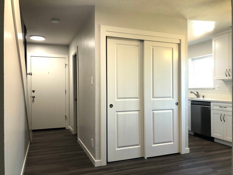 Building Photo - 504 Richmond Dr