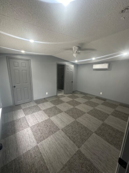Building Photo - 21575 Russell Dr