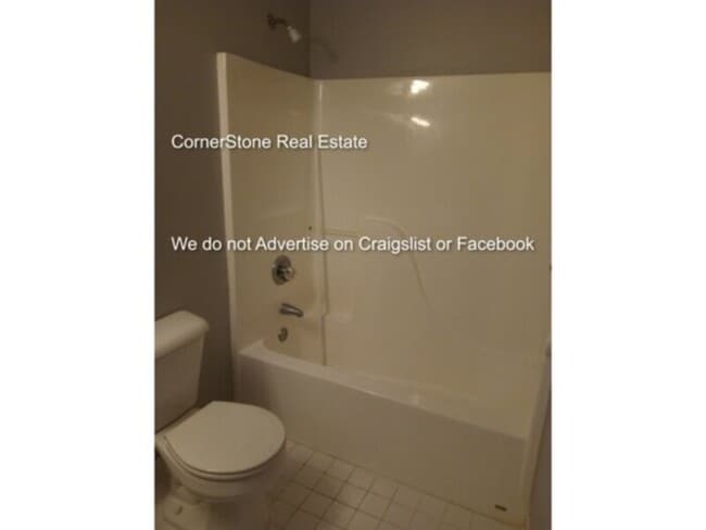 Building Photo - 405 Cityview Ln