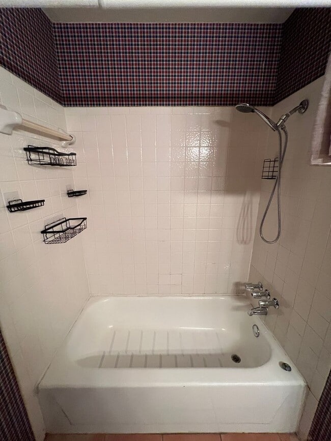 Building Photo - 1 bed condo near OU campus