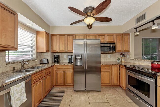 Building Photo - 116 Vista Hermosa Cir