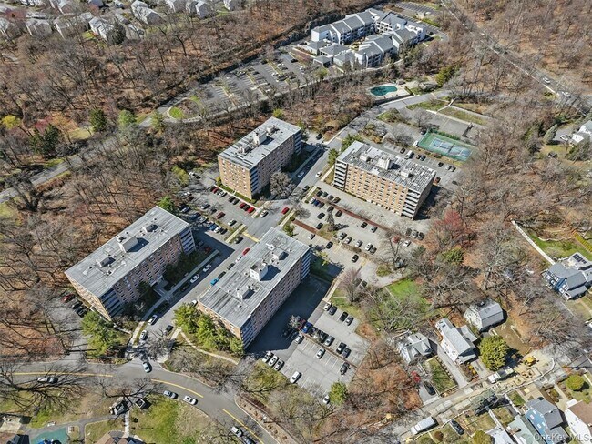 Building Photo - 414 Benedict Ave