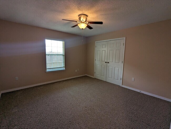 Building Photo - 9768 Parker Lake Cir