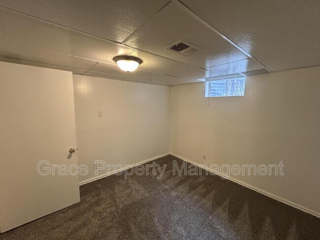 Building Photo - 9954 W Maryland Dr