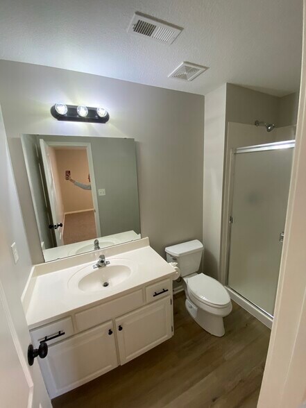 Bathroom - 220 SW Chartwell Cir