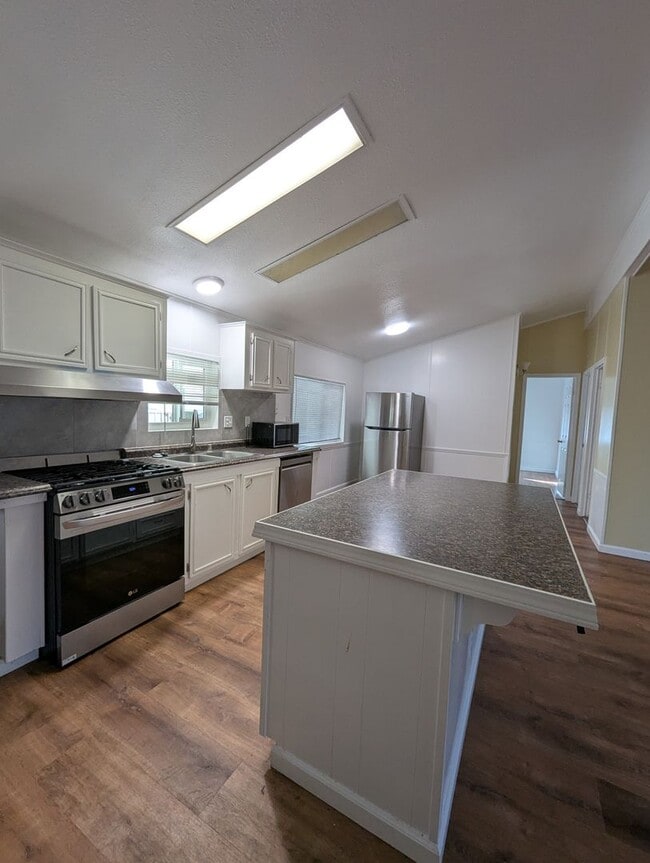 Building Photo - 3 Bedroom/2 bath Home Available Now!! Rent...