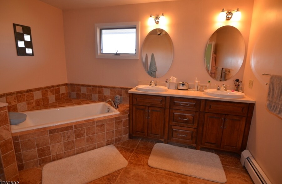 Building Photo - 26 Stryker Ct