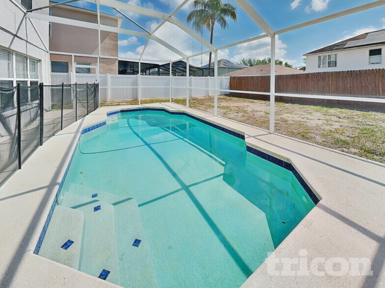 Building Photo - 10432 Boyette Creek Blvd