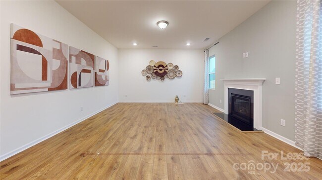 Building Photo - 2888 Yeager Dr NW