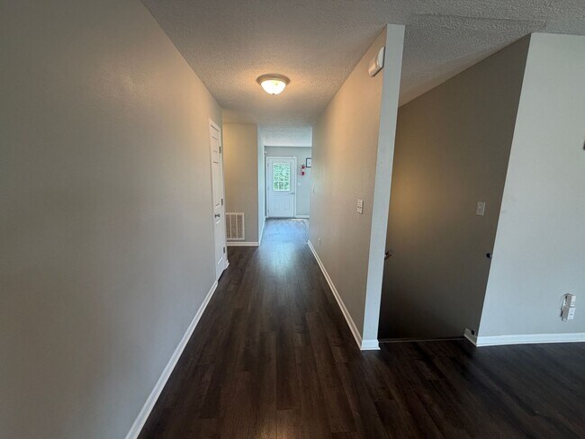 Building Photo - 24590 True Dr