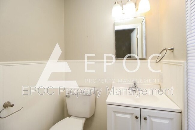 Building Photo - 5009 Brookdale Dr