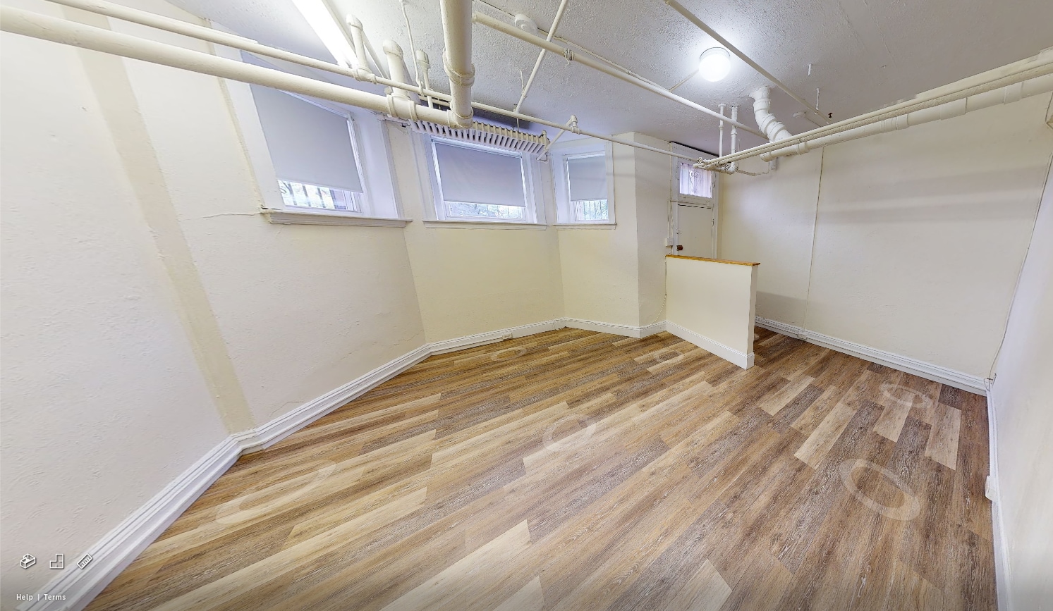 Building Photo - 61 Park Dr