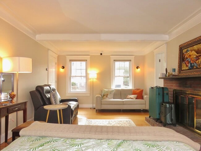 Building Photo - 35 Lovell Rd