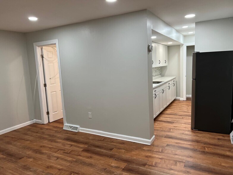 Building Photo - 1692 Central Ave