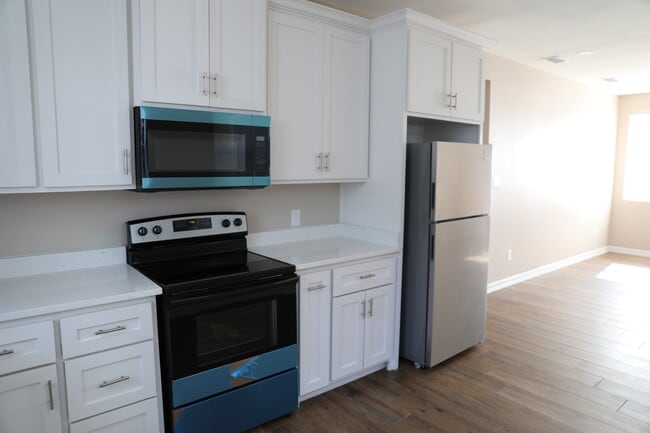 Building Photo - 2202north