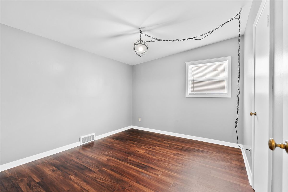 Building Photo - 941 Jamesville Ave