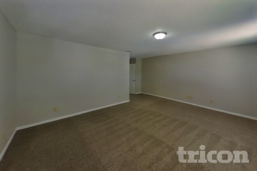 Building Photo - 10904 Wymm Ln