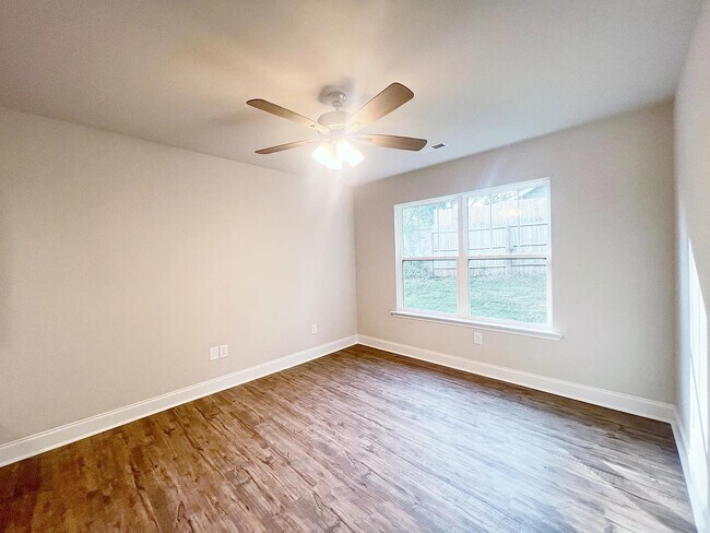 Building Photo - 106 Keel Ln