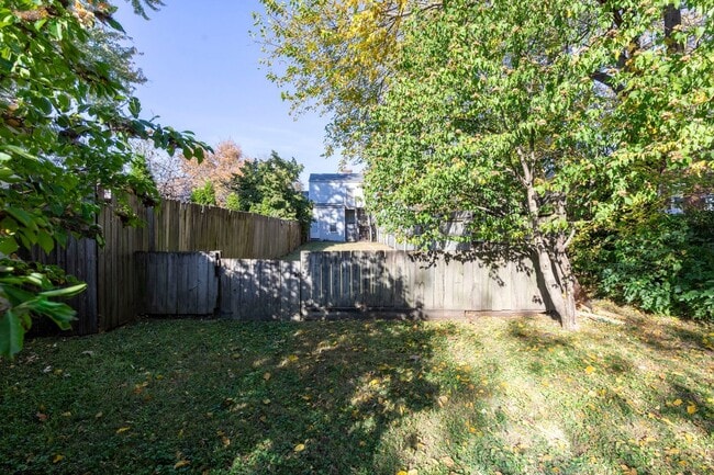 Building Photo - 522 Zane St