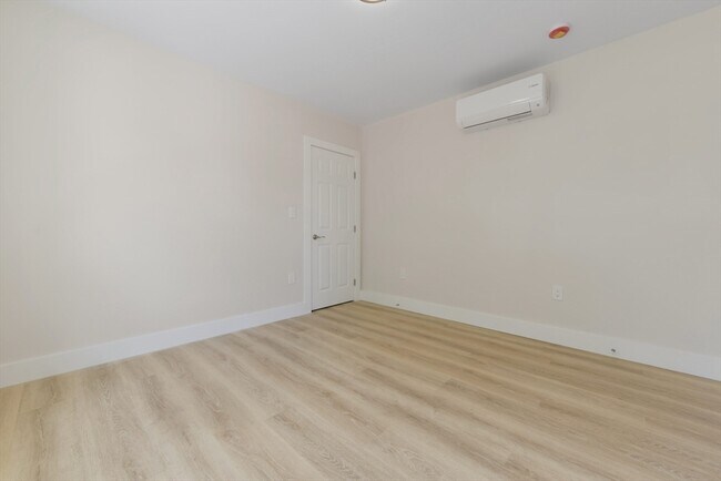 Building Photo - 66 Cushman Rd